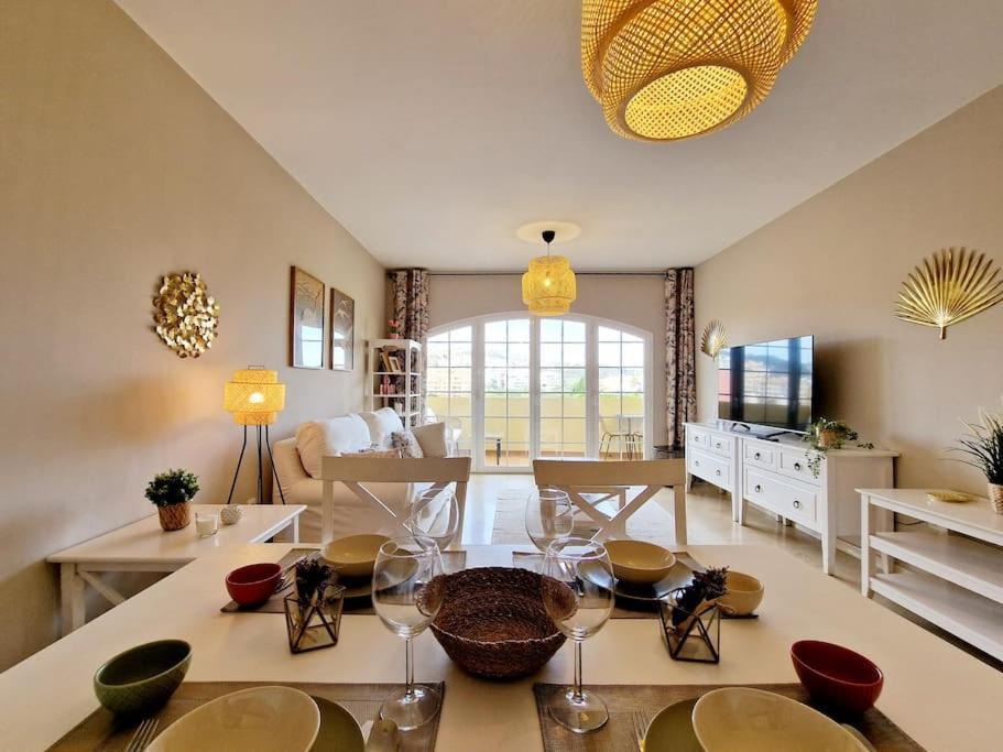 Appartamento Royal Golf View: 2Br, Pools & Ac Sitio de Calahonda Esterno foto