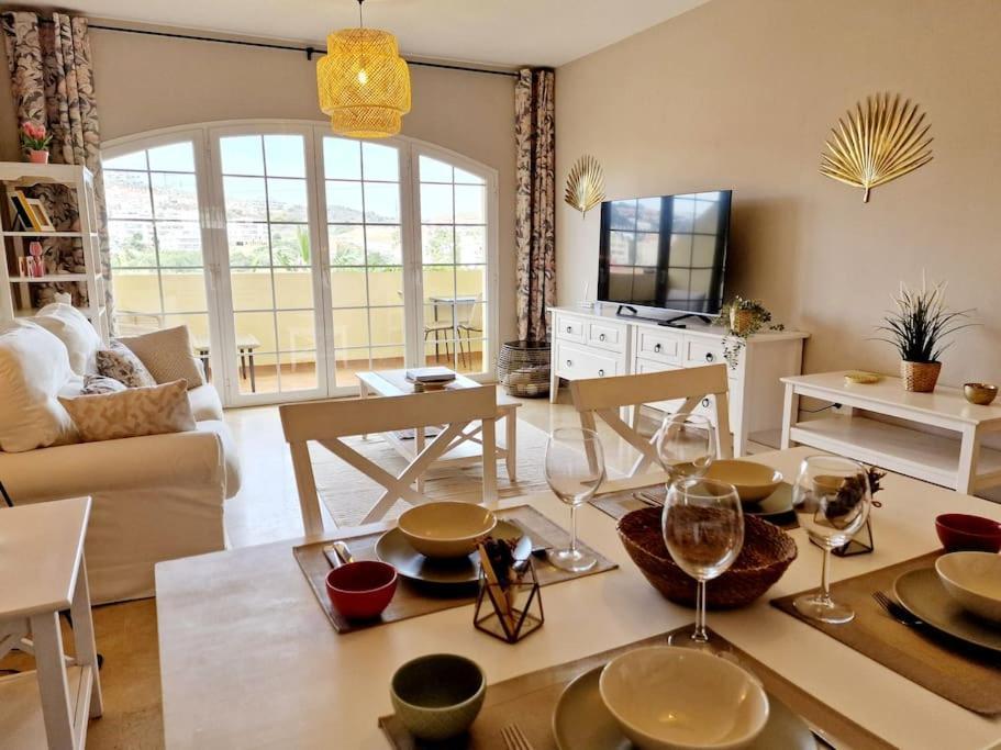 Appartamento Royal Golf View: 2Br, Pools & Ac Sitio de Calahonda Esterno foto
