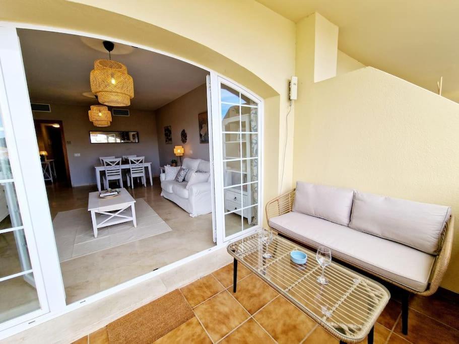 Appartamento Royal Golf View: 2Br, Pools & Ac Sitio de Calahonda Esterno foto