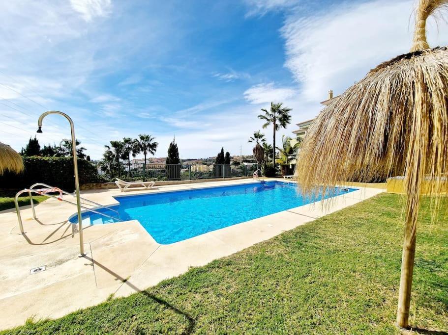 Appartamento Royal Golf View: 2Br, Pools & Ac Sitio de Calahonda Esterno foto