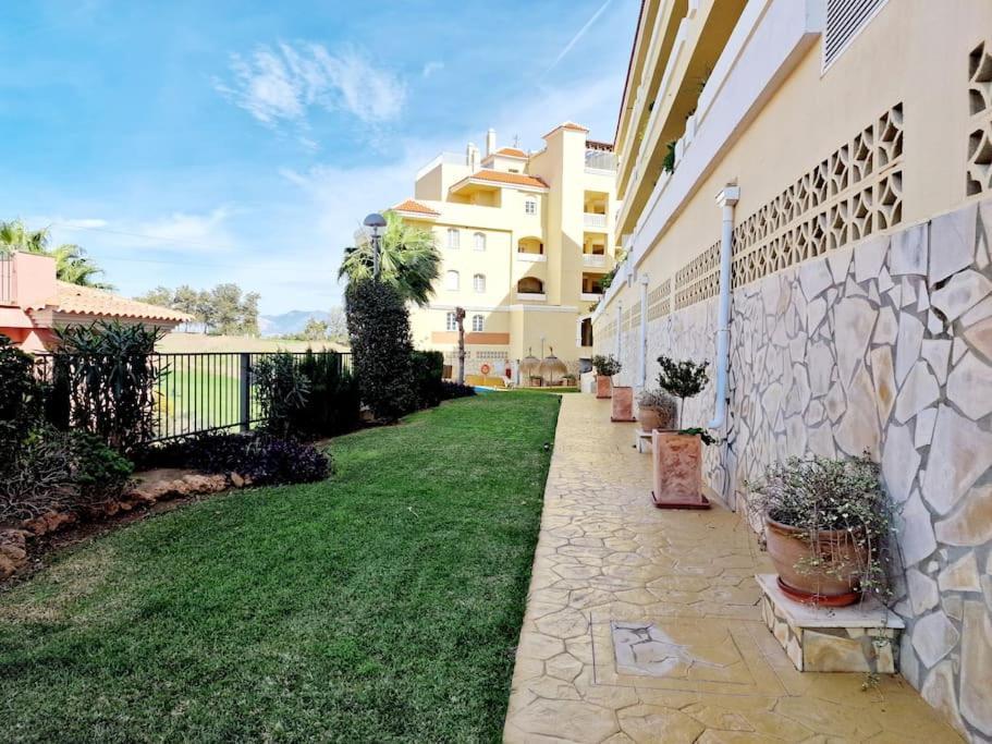 Appartamento Royal Golf View: 2Br, Pools & Ac Sitio de Calahonda Esterno foto