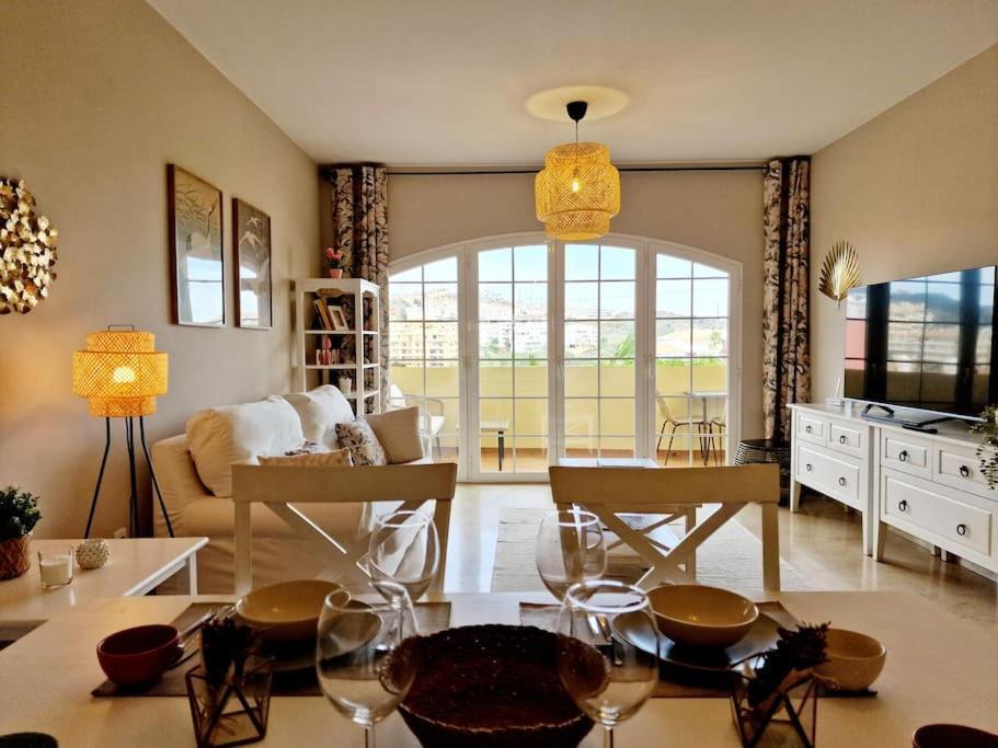 Appartamento Royal Golf View: 2Br, Pools & Ac Sitio de Calahonda Esterno foto