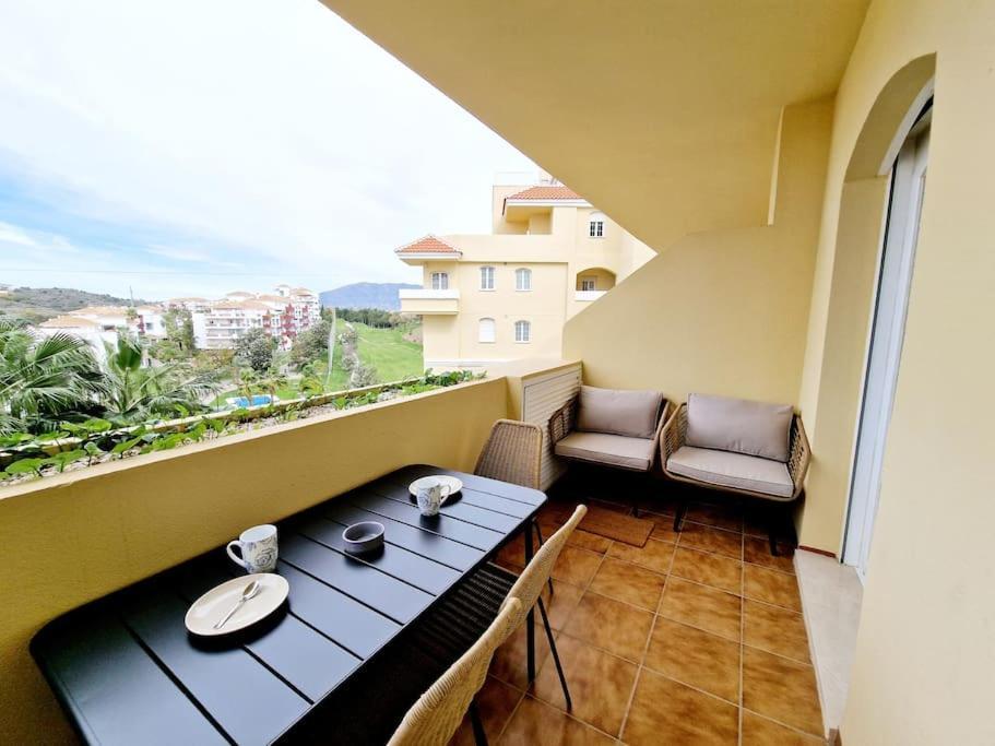 Appartamento Royal Golf View: 2Br, Pools & Ac Sitio de Calahonda Esterno foto
