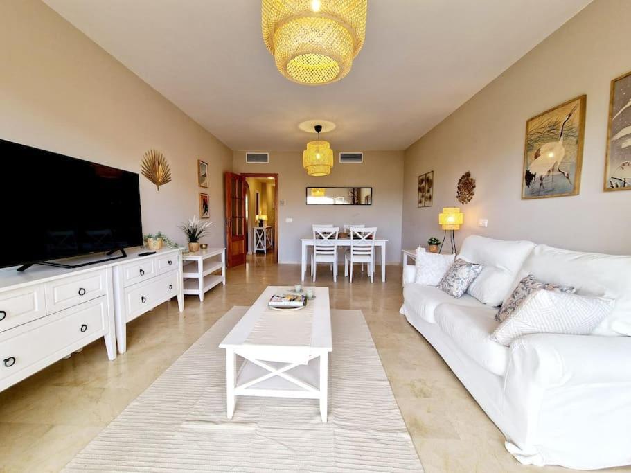 Appartamento Royal Golf View: 2Br, Pools & Ac Sitio de Calahonda Esterno foto