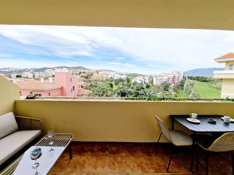 Appartamento Royal Golf View: 2Br, Pools & Ac Sitio de Calahonda Esterno foto