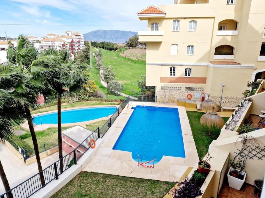 Appartamento Royal Golf View: 2Br, Pools & Ac Sitio de Calahonda Esterno foto