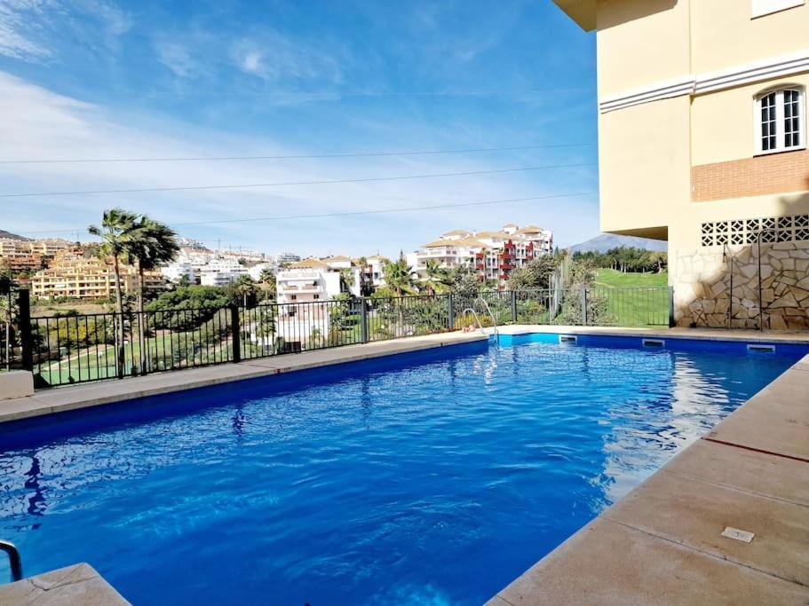Appartamento Royal Golf View: 2Br, Pools & Ac Sitio de Calahonda Esterno foto
